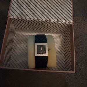 Preloved CHANEL Black matelasse with Quilted Strap size 7.5” excellent condition